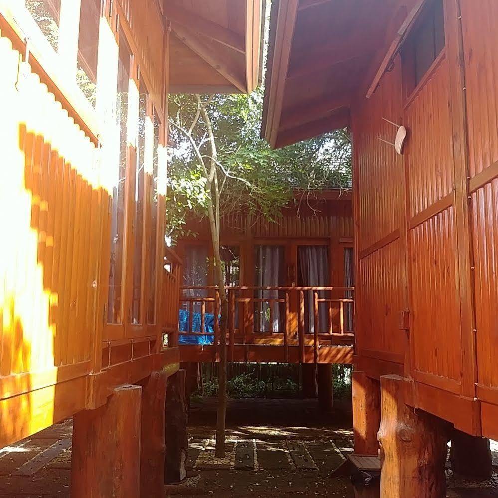 Wood House Pattaya Hotel Exterior photo